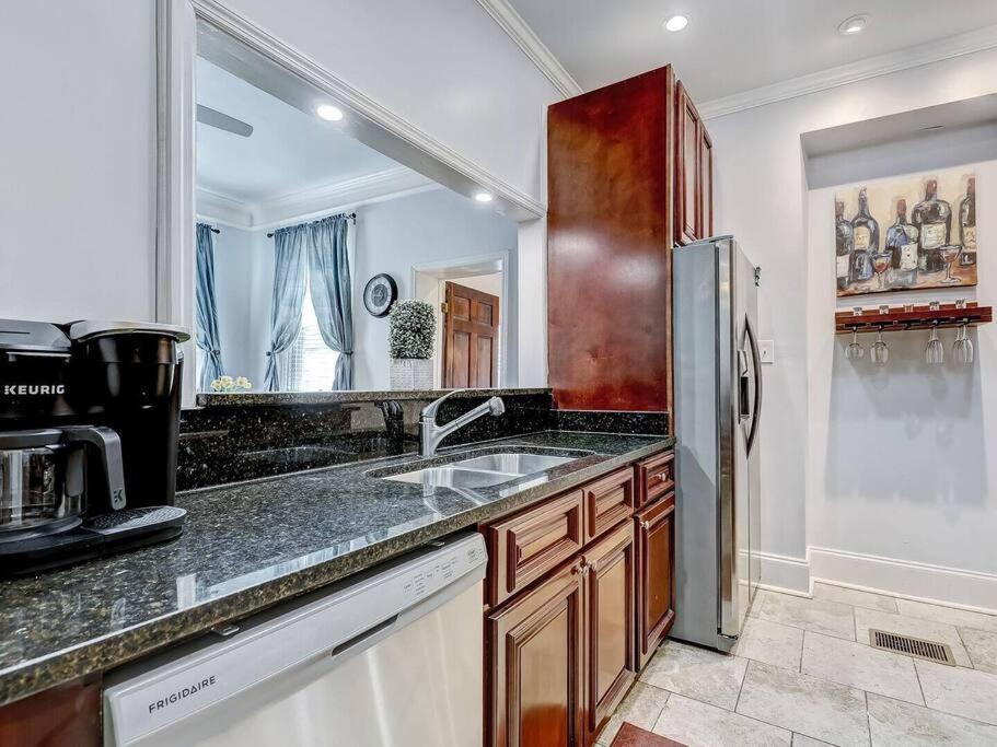 Historic Savannah Gold Private Condo With Pool - 2Bed, 1&Half Bath, Sleeps 6, 1St Floor, 15 Min Walk To Historic Savannah Center And All Attractions ภายนอก รูปภาพ