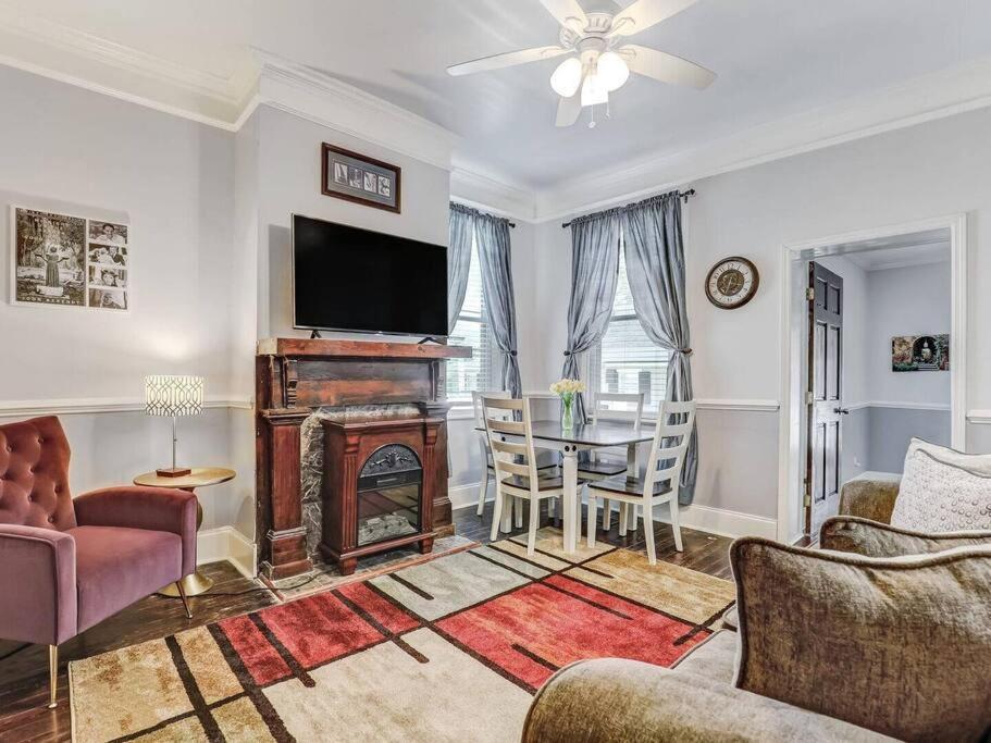Historic Savannah Gold Private Condo With Pool - 2Bed, 1&Half Bath, Sleeps 6, 1St Floor, 15 Min Walk To Historic Savannah Center And All Attractions ภายนอก รูปภาพ